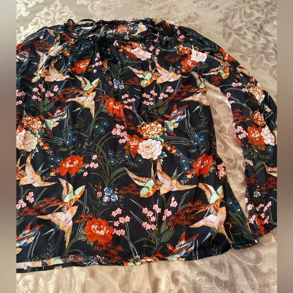 Beautiful floral blouse by Jessica Simpson